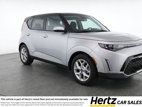 Used 2025 Kia Soul LX w/ LX Technology Package FWD image 1