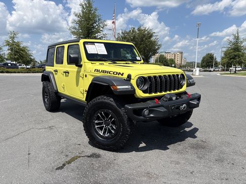 Used 2024 Jeep Wrangler Unlimited Rubicon w/ XTREMEE 35" Tire Package AWD/4WD image 2