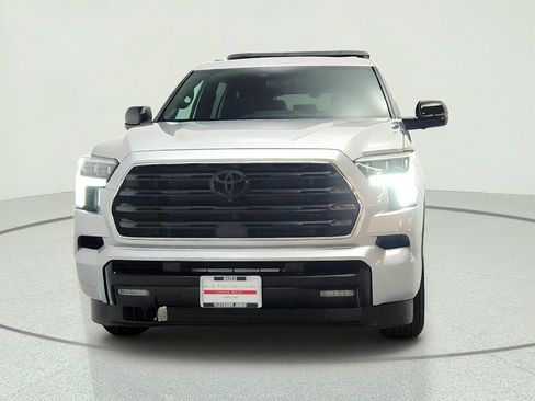 Used 2025 Toyota Sequoia Limited w/ Tow Technology Package AWD/4WD image 2