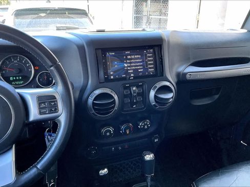 Used 2016 Jeep Wrangler Unlimited Sport AWD/4WD image 15