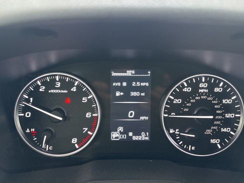 Used 2025 Subaru Forester Premium image 11