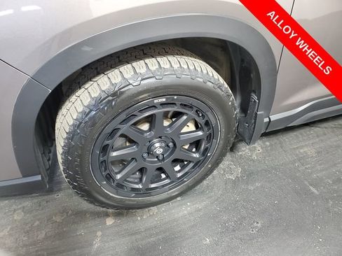 Used 2022 Subaru Forester Limited image 7