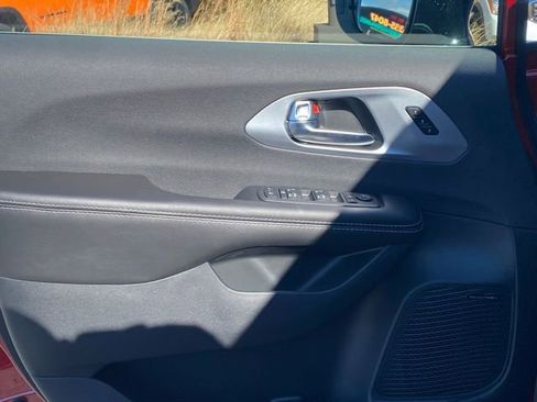 New 2026 Chrysler Pacifica Limited w/ Uconnect Theater Family Group image 12