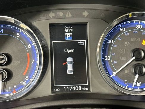 Used 2018 Toyota Corolla SE w/ SE Premium Package image 18