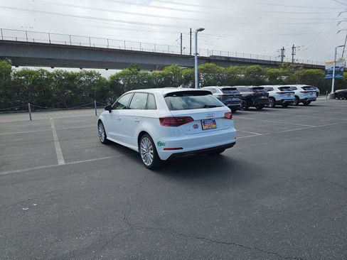 Used 2016 Audi A3 e-tron Premium Plus w/ Premium Plus Package image 5