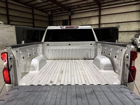 Used 2020 Chevrolet Silverado 1500 LT w/ Texas Edition image 17