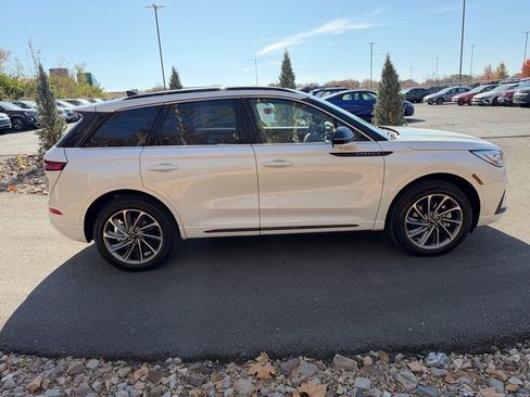 New 2026 Lincoln Corsair Grand Touring image 6