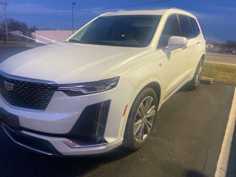 Certified 2024 Cadillac XT6 Premium Luxury image 3