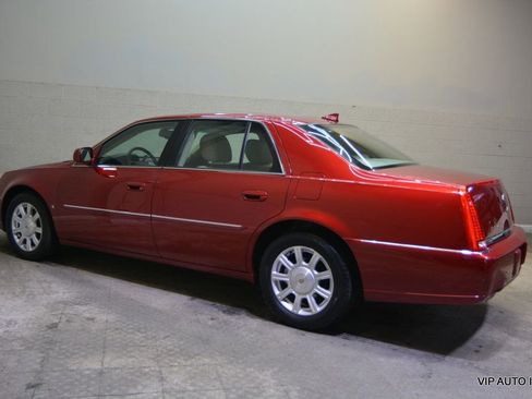 Used 2010 Cadillac DTS image 31