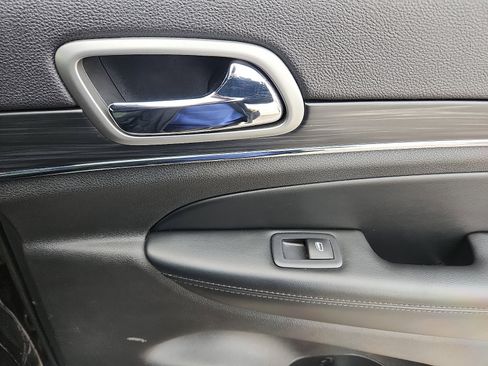 Used 2019 Jeep Grand Cherokee Limited image 32