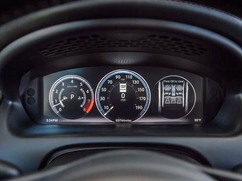 Used 2016 Jaguar XJ image 18