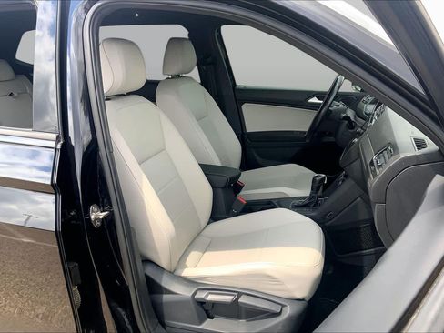 Used 2021 Volkswagen Tiguan SE R-Line FWD image 8