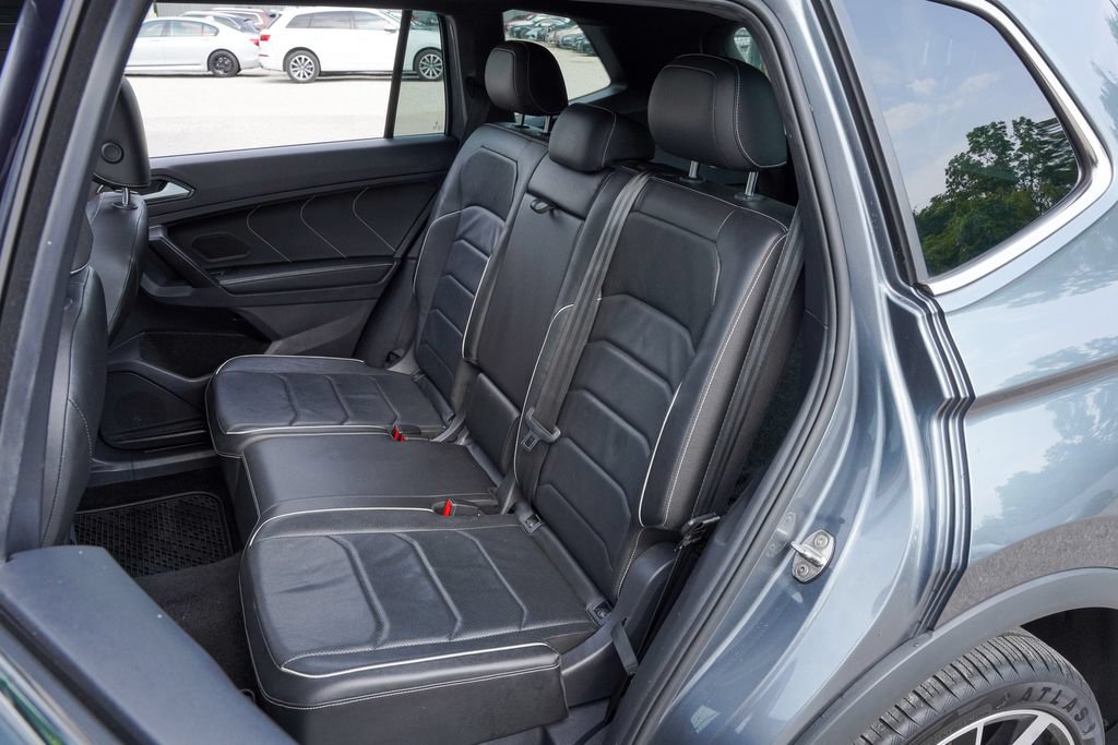Used 2022 Volkswagen Tiguan SEL R-Line AWD/4WD image 33