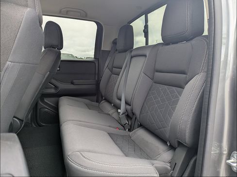 Used 2025 Nissan Frontier SV RWD image 14