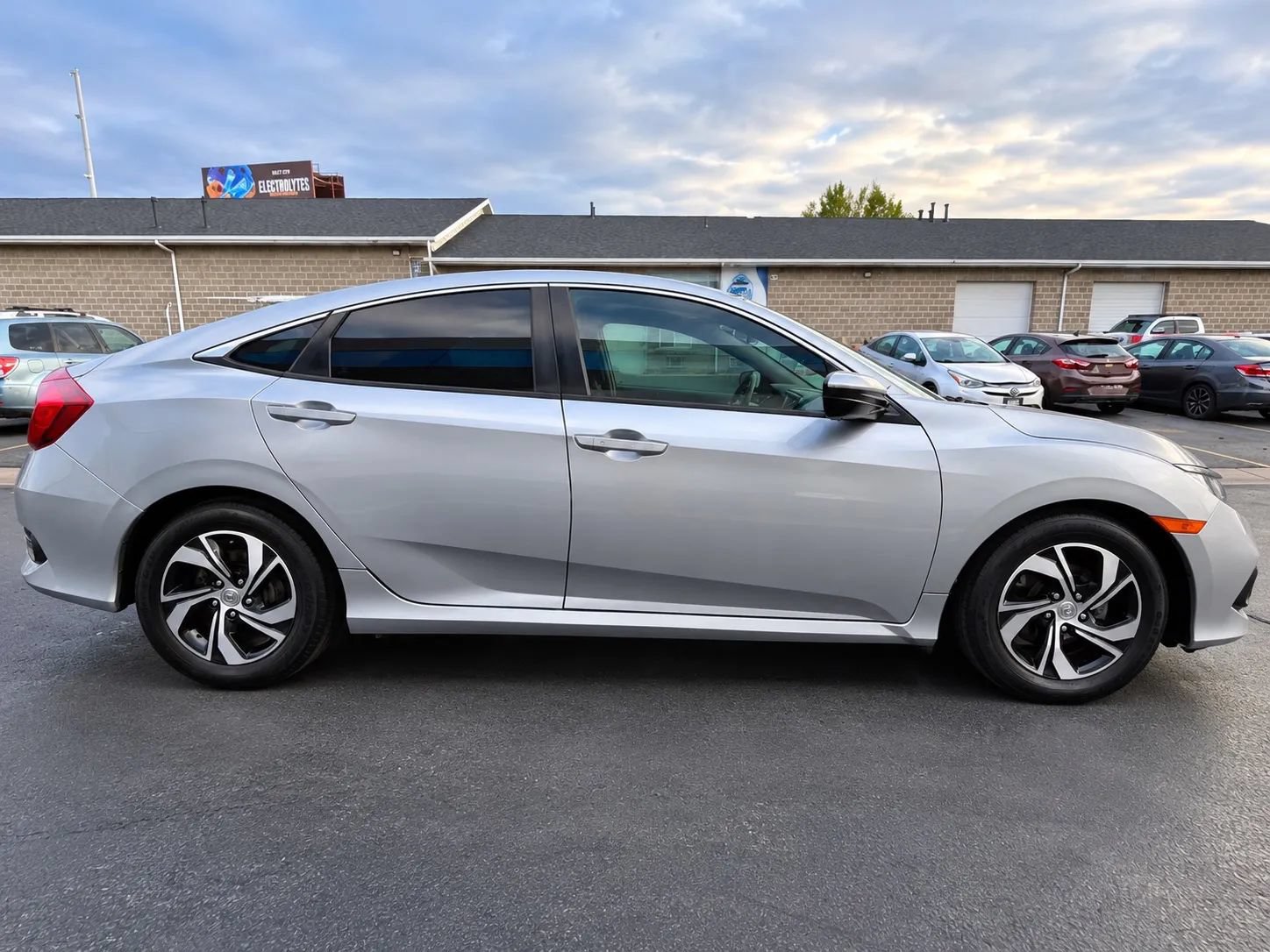Used 2020 Honda Civic Sport image 4