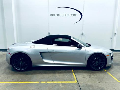 Used 2012 Audi R8 V10 w/ Enhanced Leather Pkg image 8