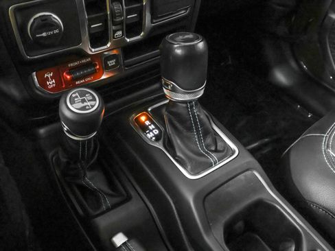 Used 2023 Jeep Wrangler Unlimited Rubicon 4xe AWD/4WD image 32