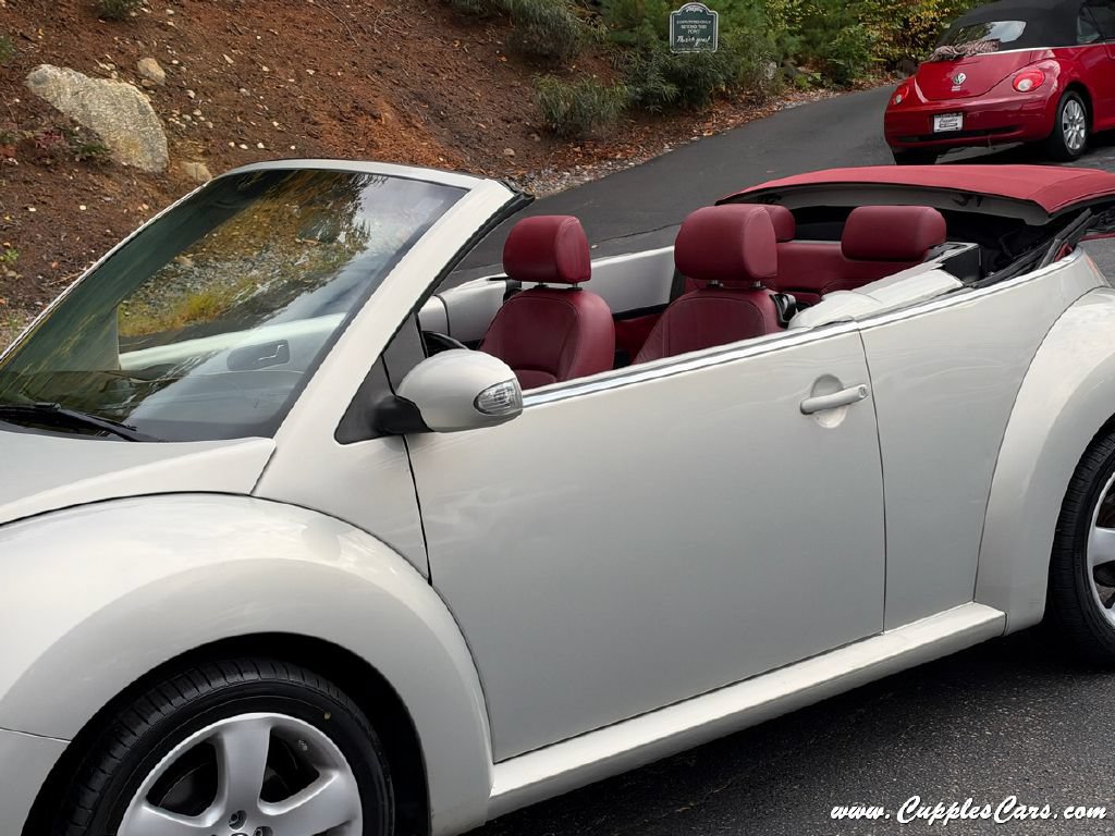 Used 2009 Volkswagen Beetle Blush FWD image 28