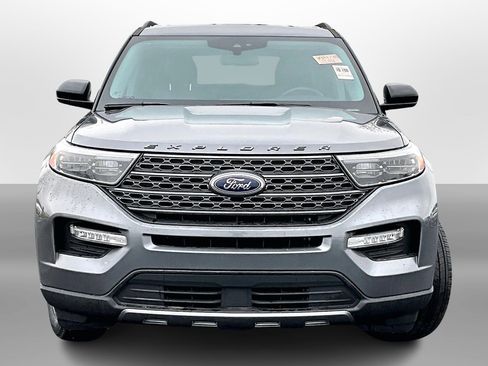 Used 2023 Ford Explorer XLT w/ Equipment Group 202A image 3