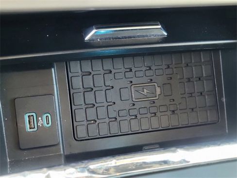 Used 2024 Ford Expedition XLT image 29