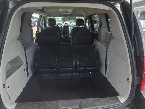 Used 2010 Dodge Grand Caravan SXT FWD image 14