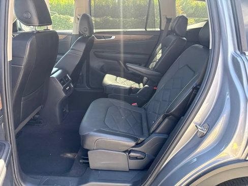 Used 2024 Volkswagen Atlas SE AWD/4WD image 20