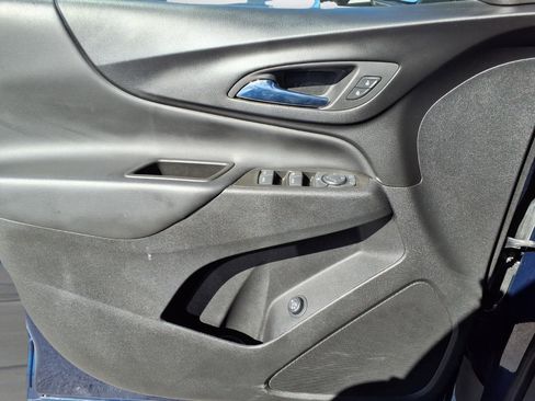 Used 2022 Chevrolet Equinox LT FWD image 16
