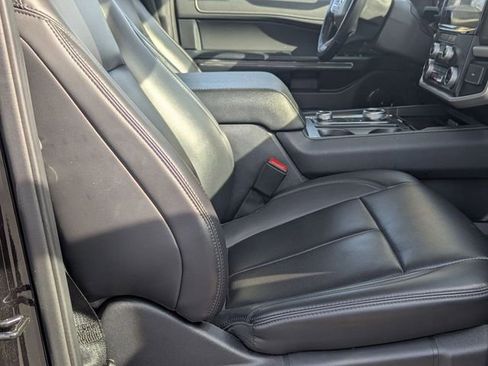 Used 2024 Ford Expedition XLT image 25