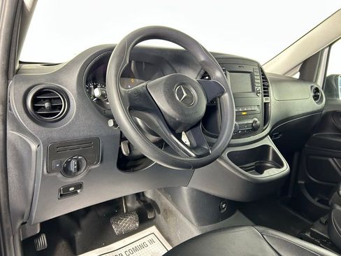 Used 2017 Mercedes-Benz Metris image 11