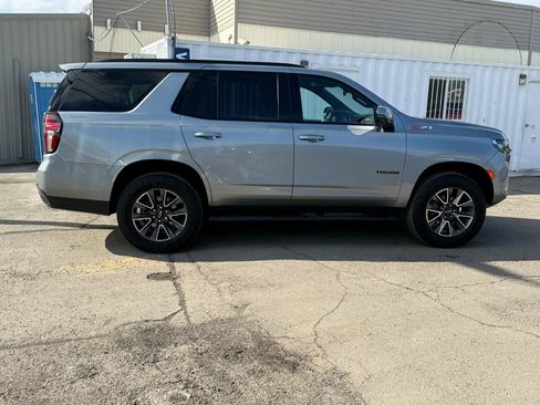 Used 2024 Chevrolet Tahoe Z71 w/ Luxury Package AWD/4WD image 9