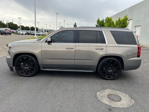 Used 2017 Chevrolet Tahoe LT w/ Luxury Package RWD image 8
