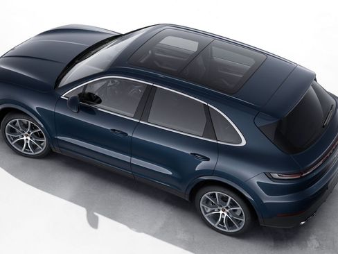 Certified 2024 Porsche Cayenne S AWD/4WD image 2