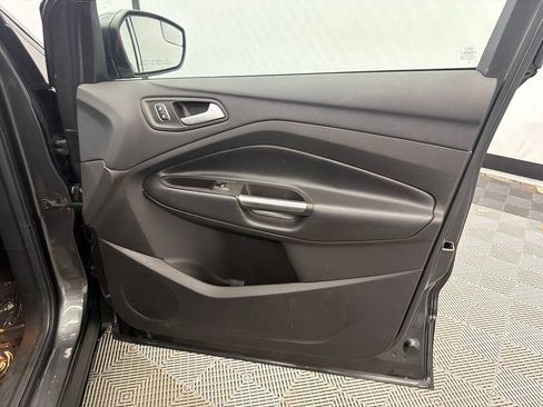 Used 2018 Ford Escape SE w/ SE Sync 3 Package FWD image 15