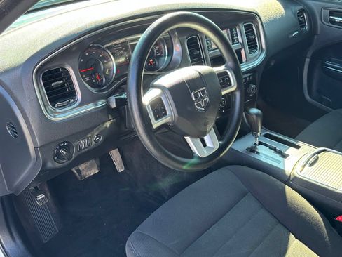 Used 2014 Dodge Charger SE RWD image 13