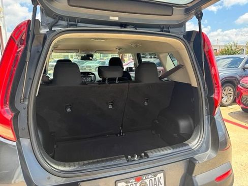 Used 2020 Kia Soul S FWD image 13
