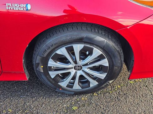 Used 2021 Toyota Prius Prime XLE image 11