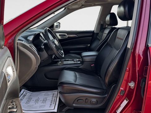 Used 2020 Nissan Pathfinder SL image 12