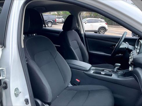 Certified 2025 Nissan Sentra S FWD image 9