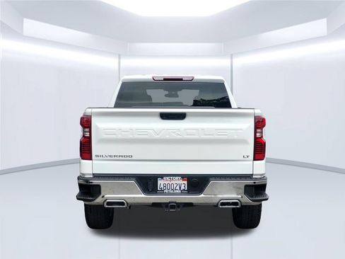 Used 2022 Chevrolet Silverado 1500 LT AWD/4WD image 6