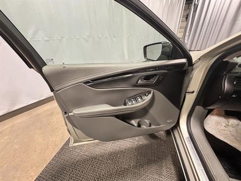 Used 2014 Chevrolet Impala LTZ image 12