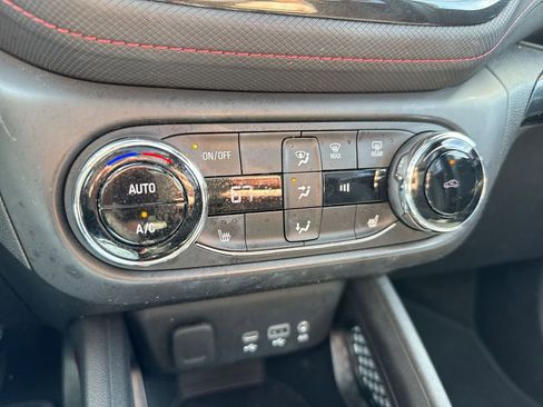 Used 2023 Chevrolet TrailBlazer RS w/ Sun and Liftgate Package image 16