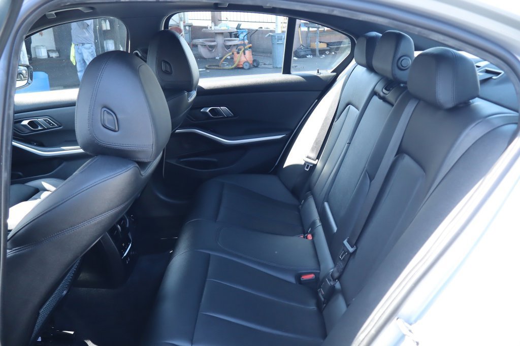 Used 2020 BMW 330i Sedan w/ Driving Assistance Package RWD image 36