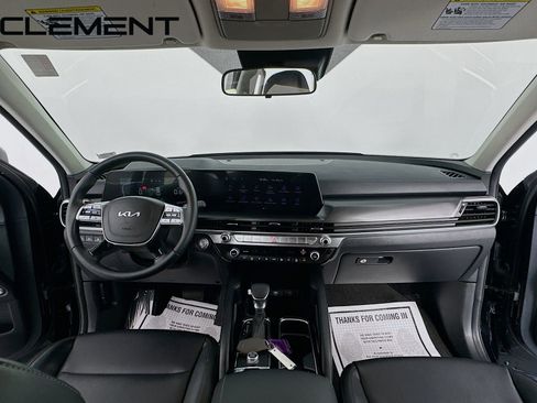 Used 2025 Kia Telluride LX FWD image 12