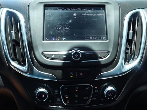 Used 2022 Chevrolet Equinox LT image 45