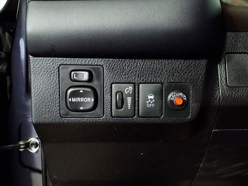 Used 2015 Toyota RAV4 XLE image 24