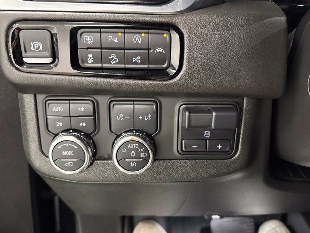 Used 2025 GMC Yukon XL Denali w/ Denali Reserve Package AWD/4WD image 45