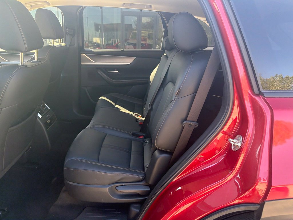 Used 2025 MAZDA CX-70 3.3 Turbo w/ Preferred Package AWD/4WD image 16