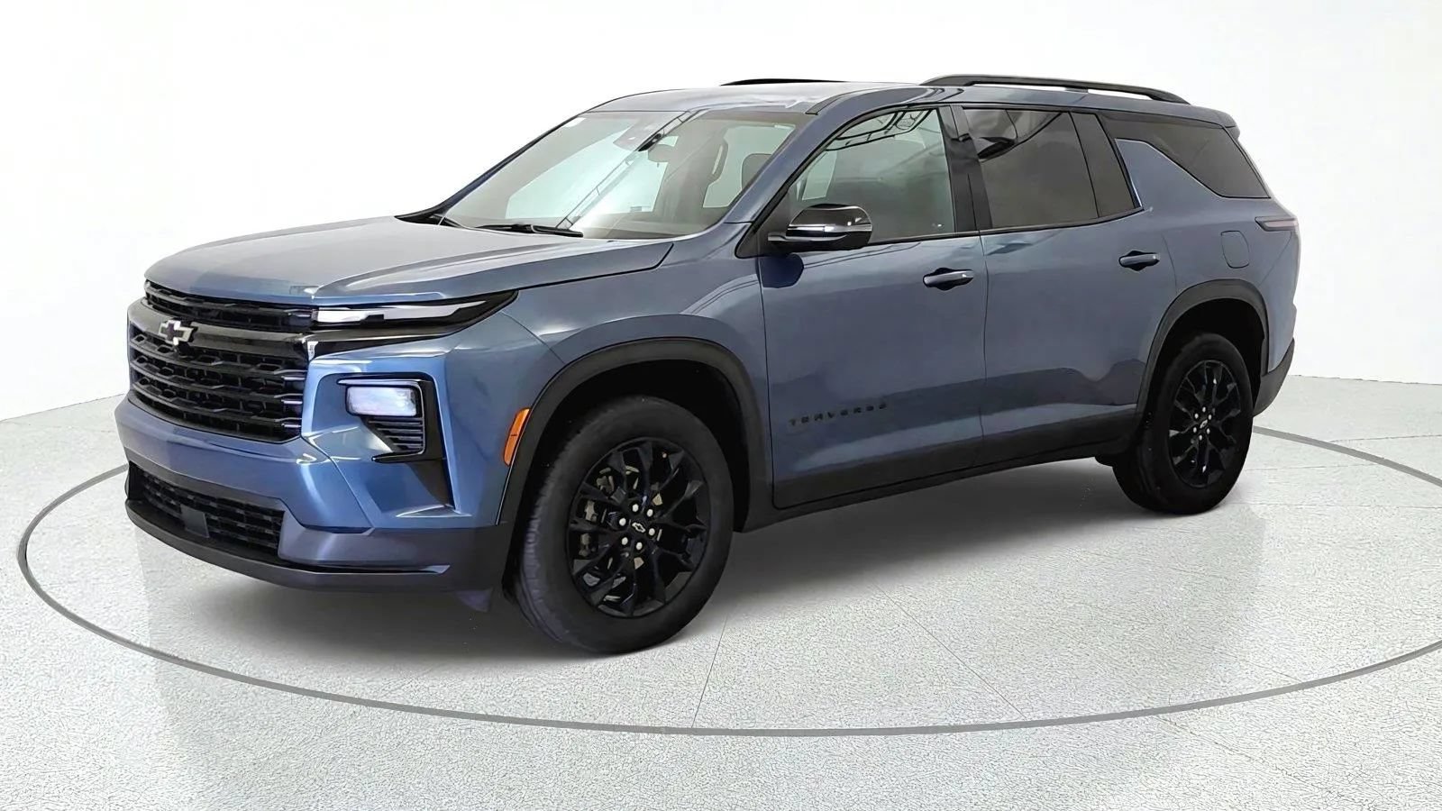Used 2025 Chevrolet Traverse LT w/ Midnight/Sport Edition AWD/4WD image 4