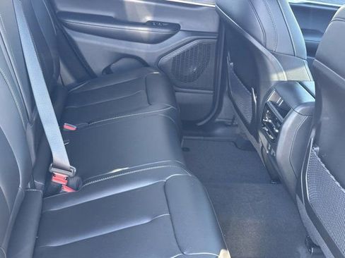 New 2025 Jeep Grand Cherokee Limited image 15