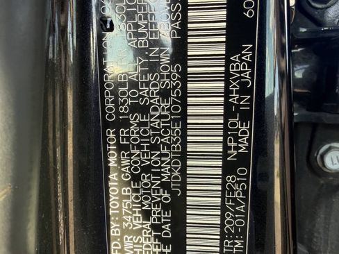 Used 2016 Toyota Yaris L FWD image 27